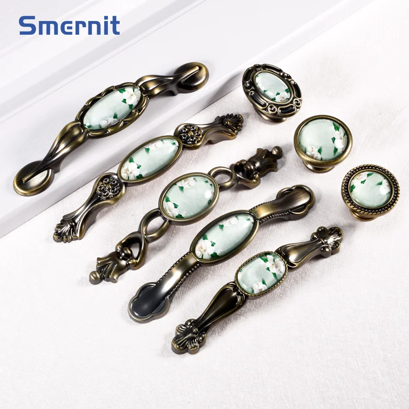 

Retro Flower Furniture Handle Elegant Vintage Bronze Kitchen Cabinet Knobs and Handles Wardrobe Cupboard Door Handle Drawer Pull