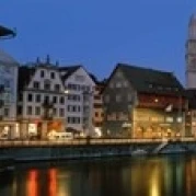 Здания на набережной Grossmunster Cathedral Zurich Постер &quotШвейцария&quot Print (18x6) | Дом и сад