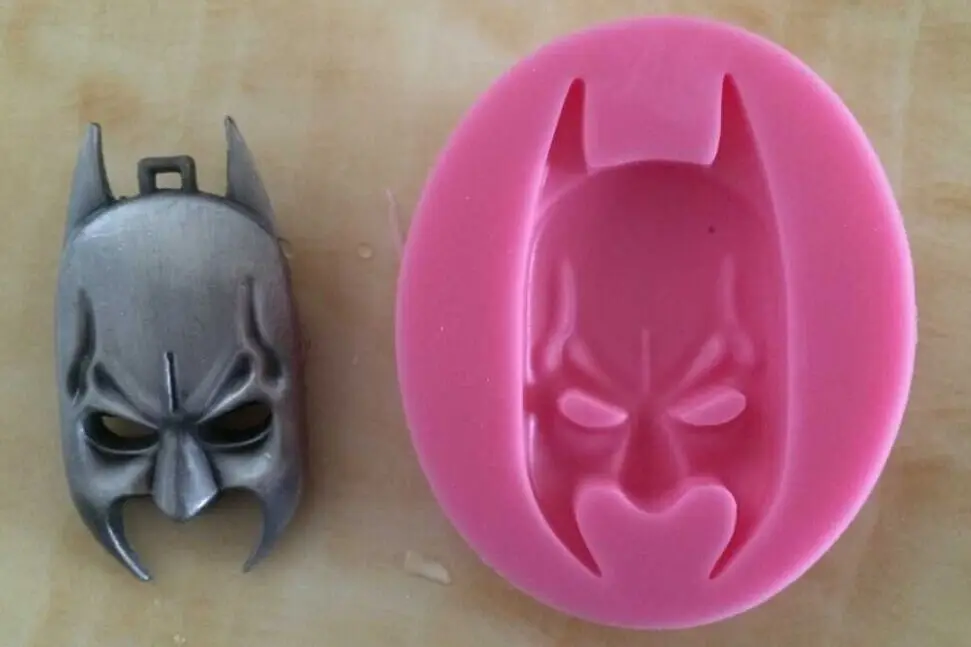 

3D Classic Characters Silicone Cake Decorating Molds DIY Children's Favorites Cake Decorating Tools Fondant Tools FM351