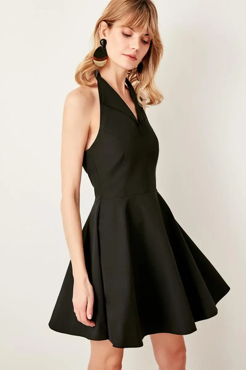 Trendyol черное платье на бретелях TWOSS19XB0045|Платья| |