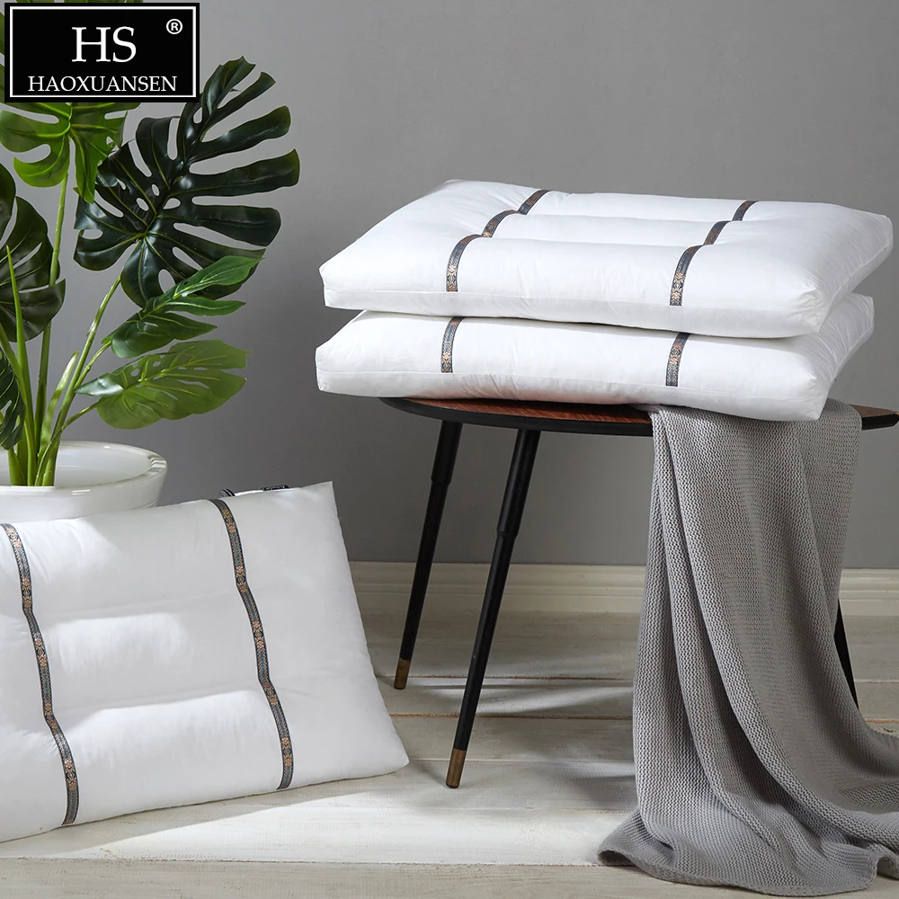 Almohada blanca de diseño de parche de ranura 2 piezas 100% poliéster 550 relleno Power 40 S juego de cama de tela mi almohada 2019 3D protección del cuello - 1