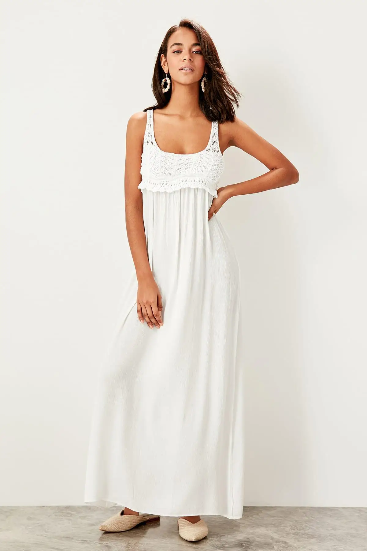 

Trendyol White Lace Hanging TBESS19DU0196