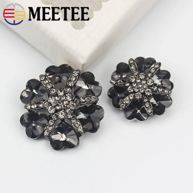 

Meetee 2pcs 30mm/38mm Crystal Rhinestone Button DIY Handmade Sewing Fur Coat Buttons Cashmere Clothing Decorative Buckle BD535