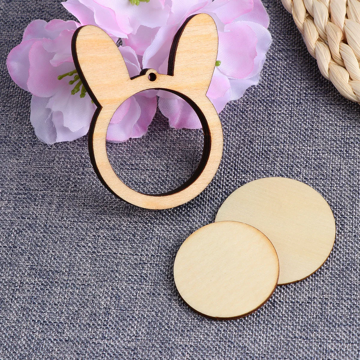 

Mini Embroidery Hoop Frame Wooden Rabbit Shape Cross Stitch Hoop Ring DIY Crafts Embroidery Hoops