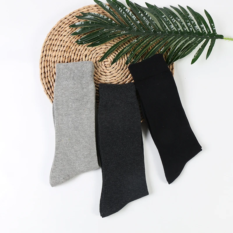 

DONG AI 3 pairs autumn and winter cotton men's crew socks plain color packaging leisure