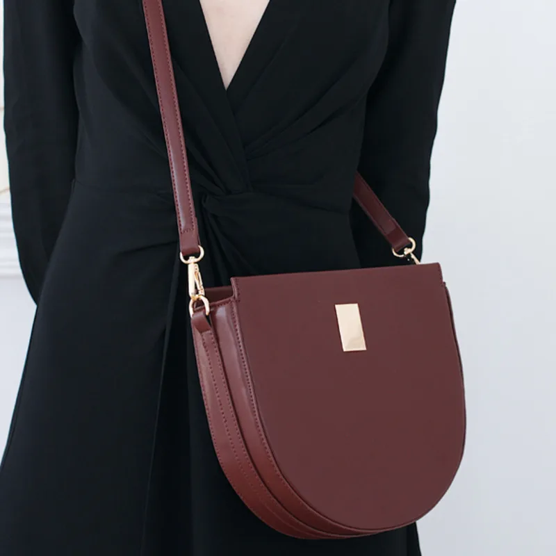 

[Super Seabob] 2019 Spring Summer Woman New Wine Red Color Single Strap Semicircular PU Leather Messenger Bag All Match LI973