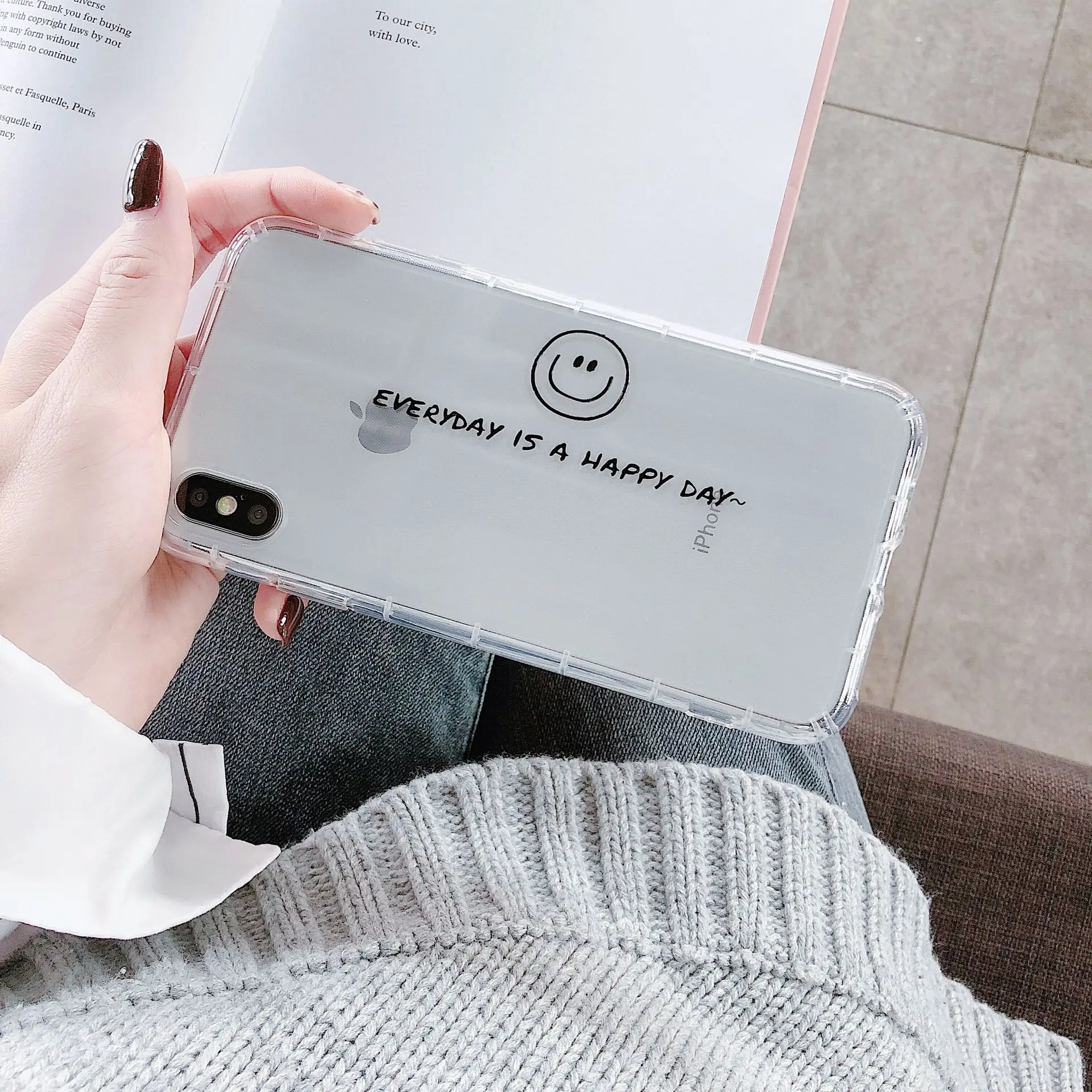 

Luxury Transparent Cute Smile Korean Phone Case For iPhone X XS XR Xsmax 7 7 Puls 6 6S 7 8 Puls Cases Retro Soft Silicone Cover