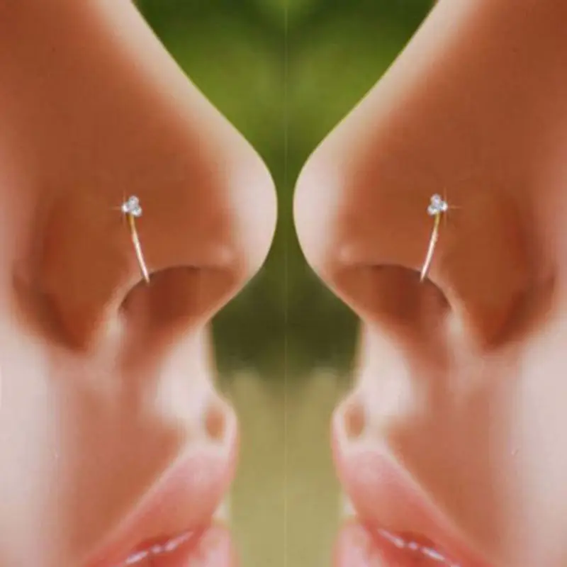

On Nose Ring Thin Small Flower Crystal Fake Nose Ring Stud Hoop-Sparkly Plum blossom Exaggeration Originality Nose ring