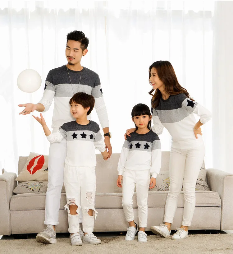 Рождественская семейная одежда со звездами «Мама и я», одинаковые футболки для мамы, дочки, папы и ребенка, комплекты одежды для семьи, пижамы