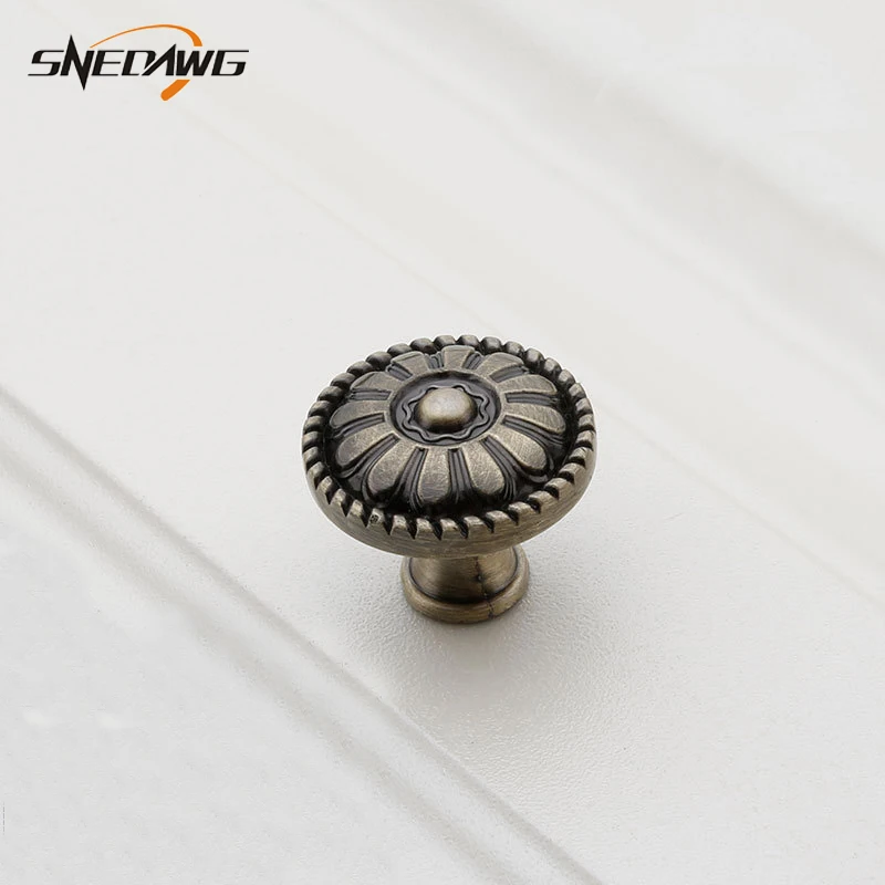 

Cabinet Knobs and Handles Vintage Zinc Alloy Door Pulls and Knobs Furniture Handles Wardrobe Door Pulls for Kitchen Cupboard