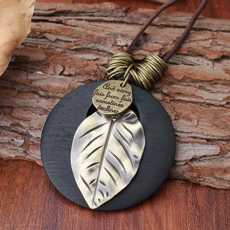 

Vintage Ethnic Necklace Women Jewelry Wood Alloy Leaf Pendant Retro PU Leather Rope Long Sweater Necklaces Gift for Women Gifts