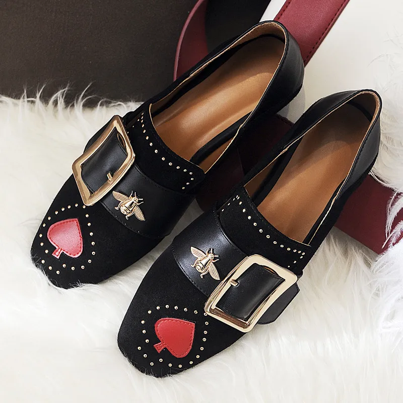 

2018 Hot Summer Shoes Woman Flats Leather Pointed Toes Rivet Bee Metal Decoration Rome Shoes Punk Fashion Tipe Shoes Woman Flats