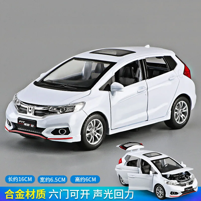 1/32 Honda Fit литые под давлением автомобили игрушечный транспорт люк хэтчбек Вытяните назад коллекционные игрушки для автомобилей со звуком и светильник для детей