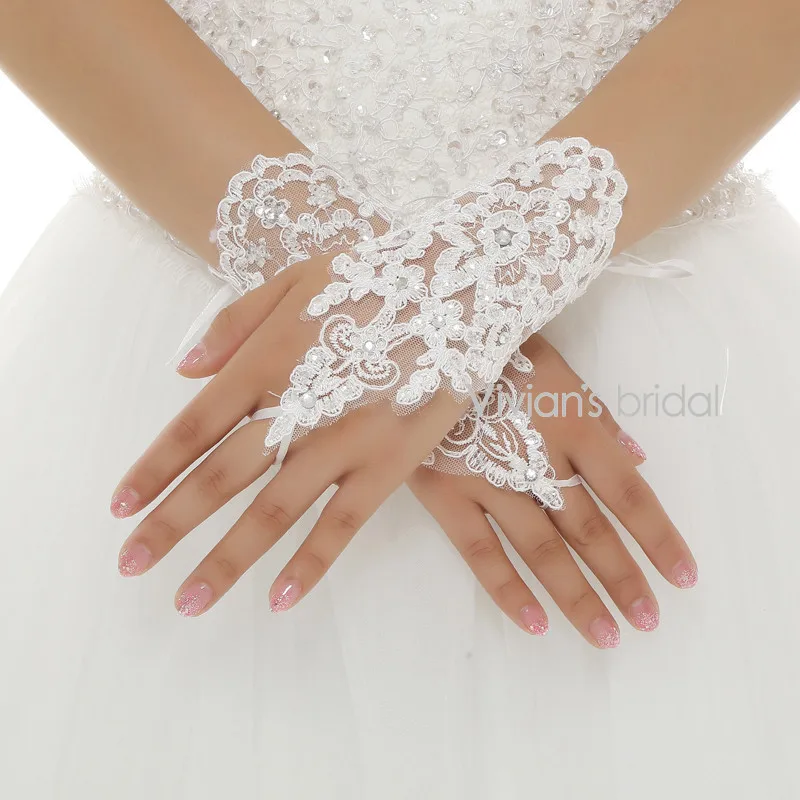 

White Bridal Wedding Gloves With Lace Appliques To Fingerless Wrist Luva De Noiva Free Shipping
