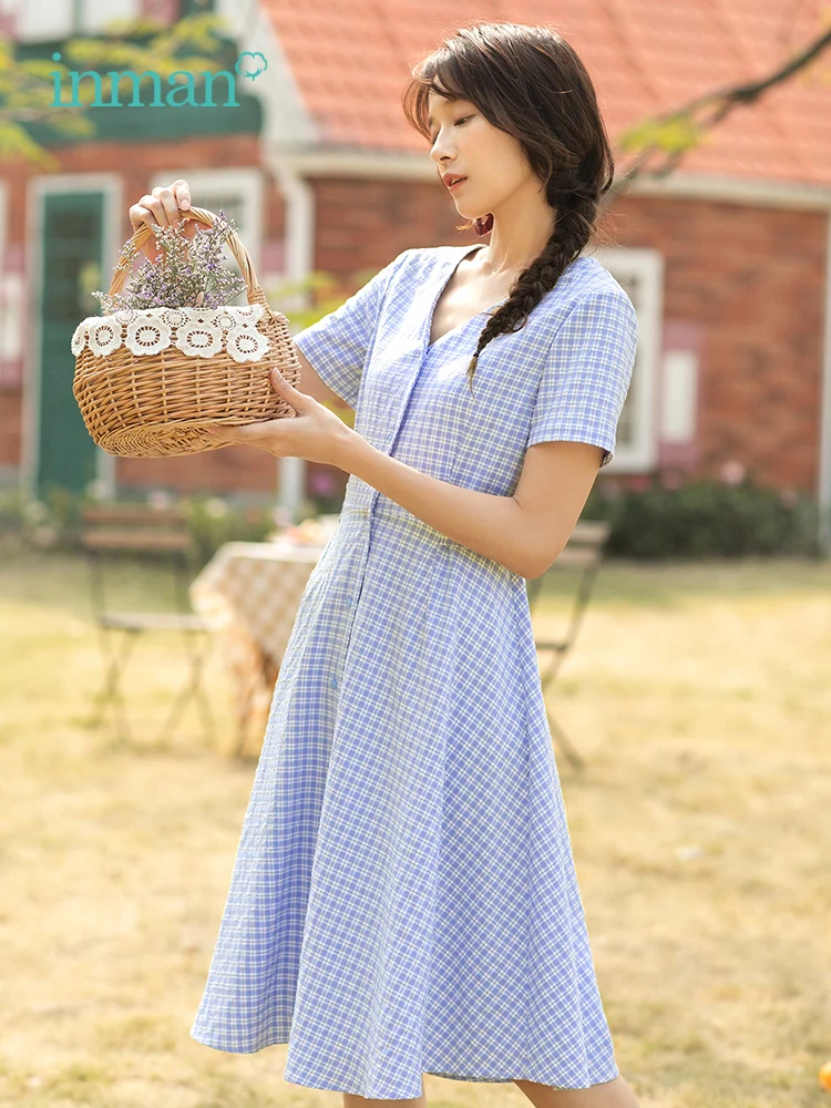 

INMAN 2019 Summer New Arrival Elegant V-neck Defined Waist A-line Button Slim Young Literary Women Dress
