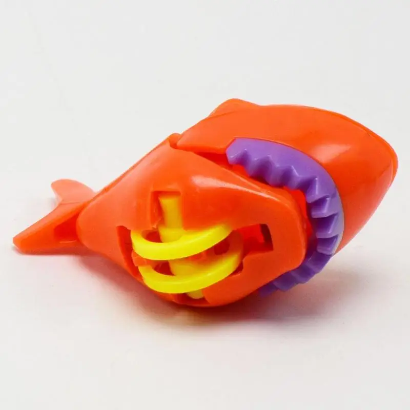 Игрушка в виде акулы скрученные яйца маленькие игрушки колесо для сборки