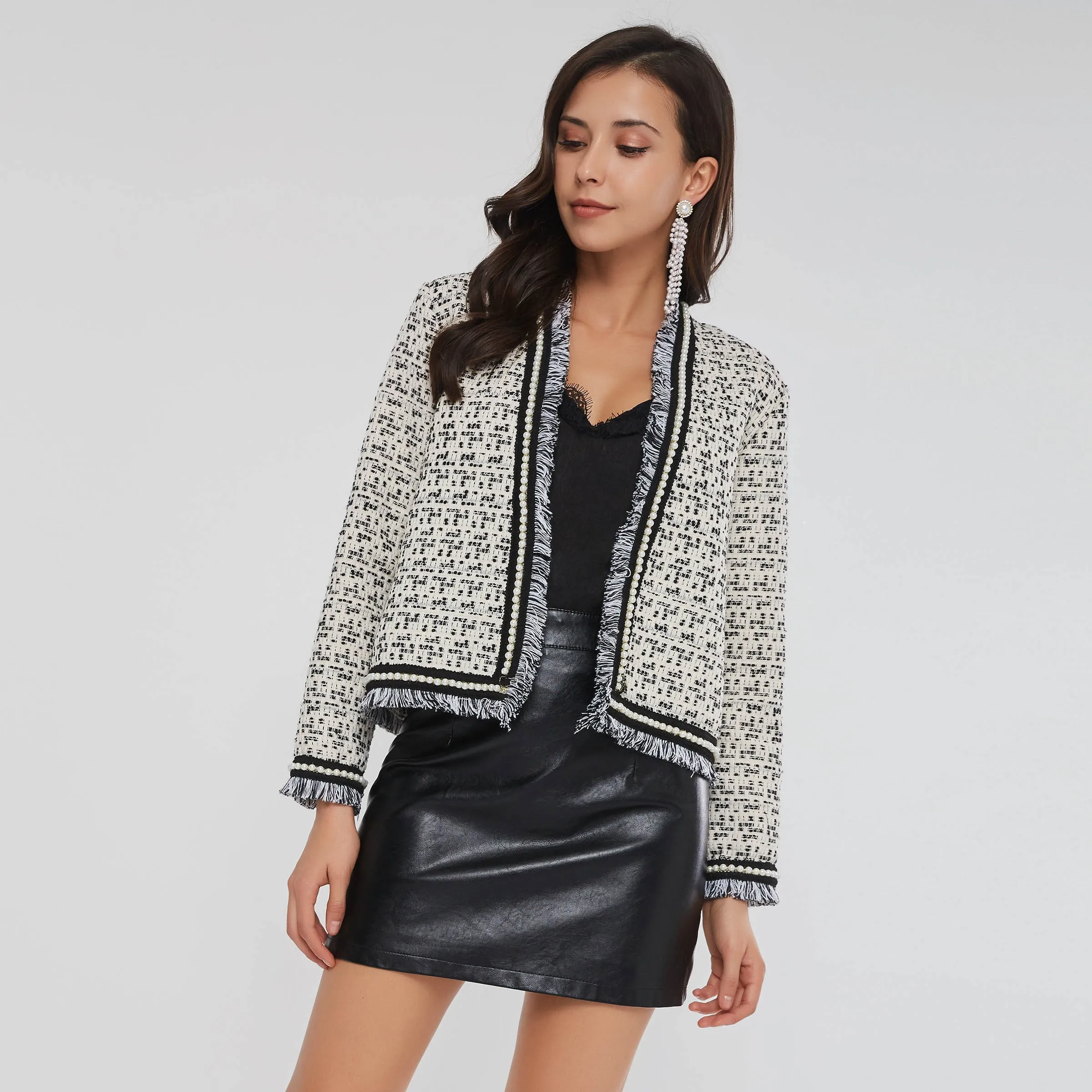 Billig Sisjuly Büro Dame Arbeit Schwarzen Saum Faux Perle Perlen Grau Quaste Kurzen Tweed Jacke Mantel Frauen Frühling Winter Crop Oberbekleidung