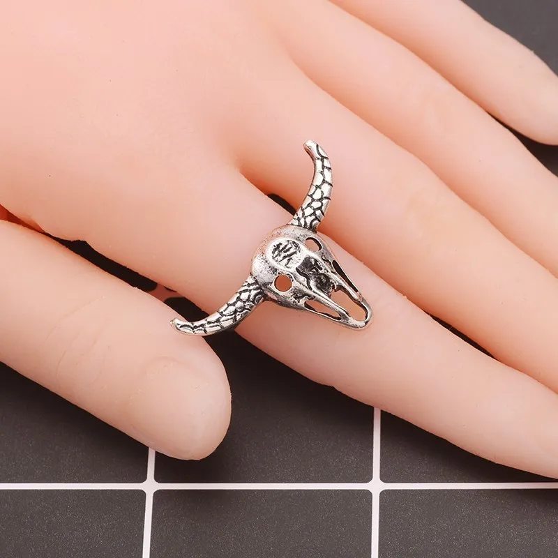 

Fashion Creative Ancient Silver Cow Head Ring Personality Simple Retro Hollow Animal Ring Jewelry Personality Joint Ring Jewelry
