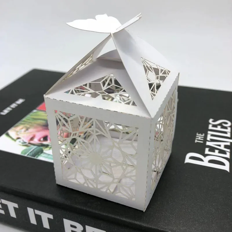 

10pcs/lot Pearl Paper Wedding Dragee Box Laser Cut Pink/White Favors Box Gifts Candy Boxes With Ribbon Wedding Event Supplies