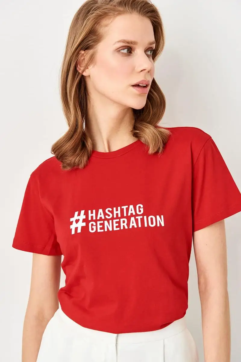 

Trendyol Red Printed Basic Knitted T-Shirts TWOSS19GS0061