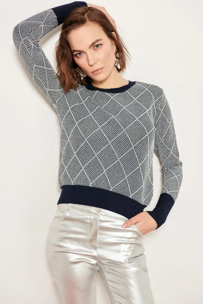 

Trendyol Navy Blue Silvery and Mesh Detaylı Knitwear Sweater TCLSS19DU0012