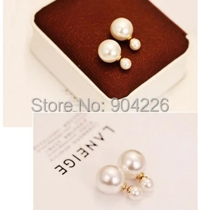  pearl stud.jpg