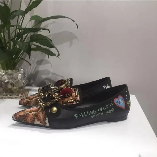 

New Shoes Woman Spring Fall Flats Women Graffiti Sapato Crystal Pointed Toe Designer Women Feminino Slip On Leather Ladies Shoes