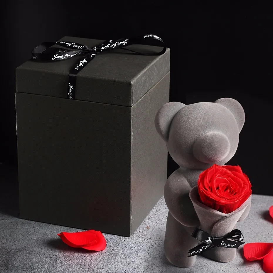 

Bring a box with lovely bear eternal roses preserve flowers bear dolls Mother's Day gift family decoration lovely Holiday gift