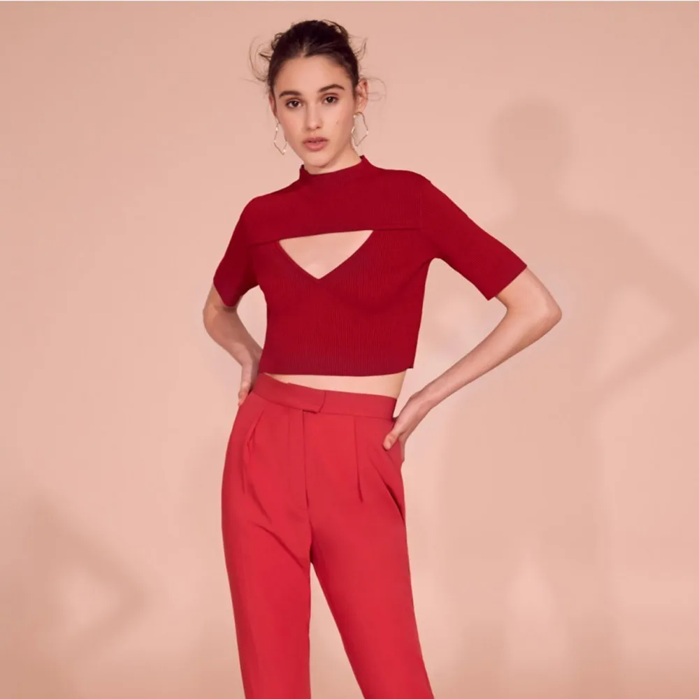 HDY Haoduoyi Sweet Academic Style Street Breeze Chest Triangle Hollowing Out Knitting Sweater Red Color New Arrival Sexy Tops