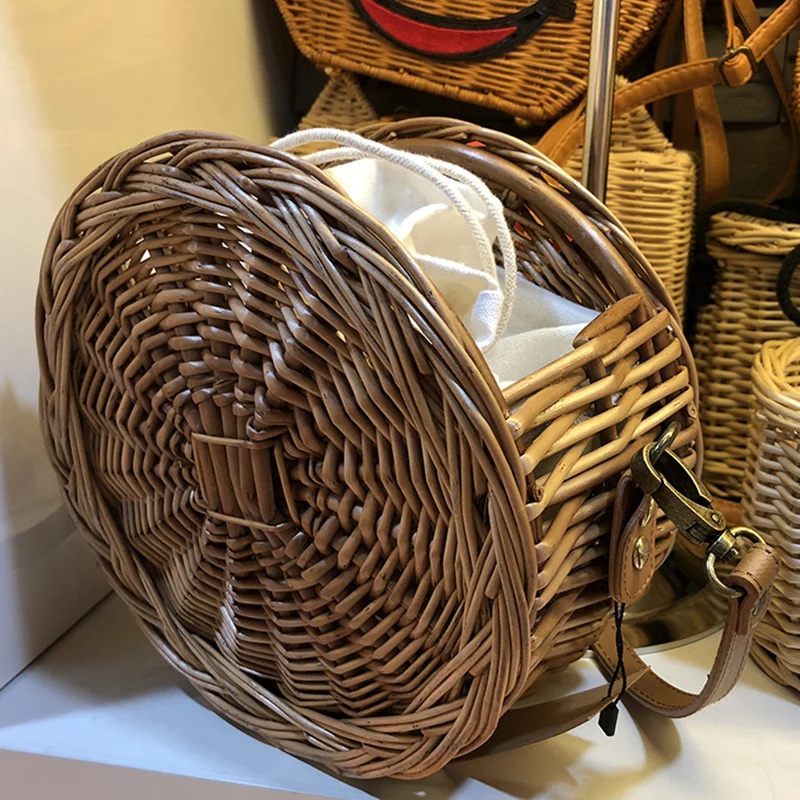 

[Super Seabob] 2019 Spring Summer Woman New Stylish Personality Solid Color Drawstring Straw Round Shape Shoulder Bag LM023