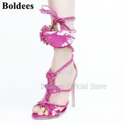 Европейский модельер кисточкой Лакированная кожа босоножки на тонких высоких каблуках Для женщин розового цвета летнее фиолетовое платье