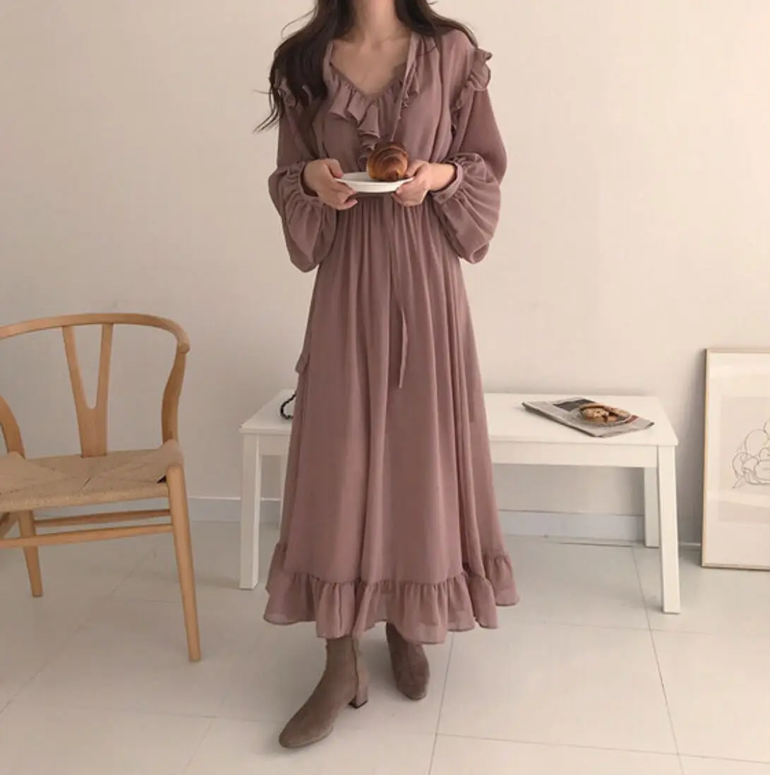 

Women Vintage Ruffles A-Line Maxi Party Dress 2019 New V-Neck Lantern Sleeve Chiffon Dress Spring Solid Empire Dresses