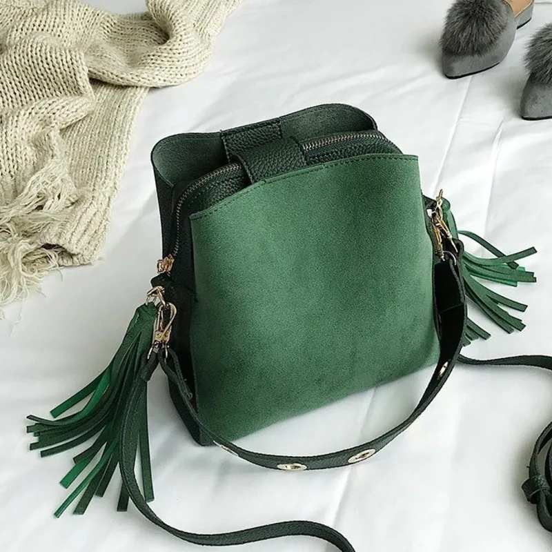 فرك أكياس Crossbody للنساء حقيبة يد فاخرة مصمم العلامة التجارية الشهيرة خمر الأنثوية الكتف دلو حقيبة شرابة السيدات كيس الرئيسي