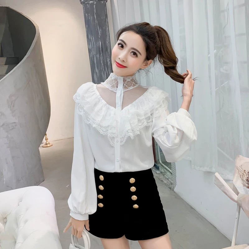 

2019 New Spring Cute Women Shirts Ruffles Reduction Age Palace Wind Blouse Shirt White Black 3377