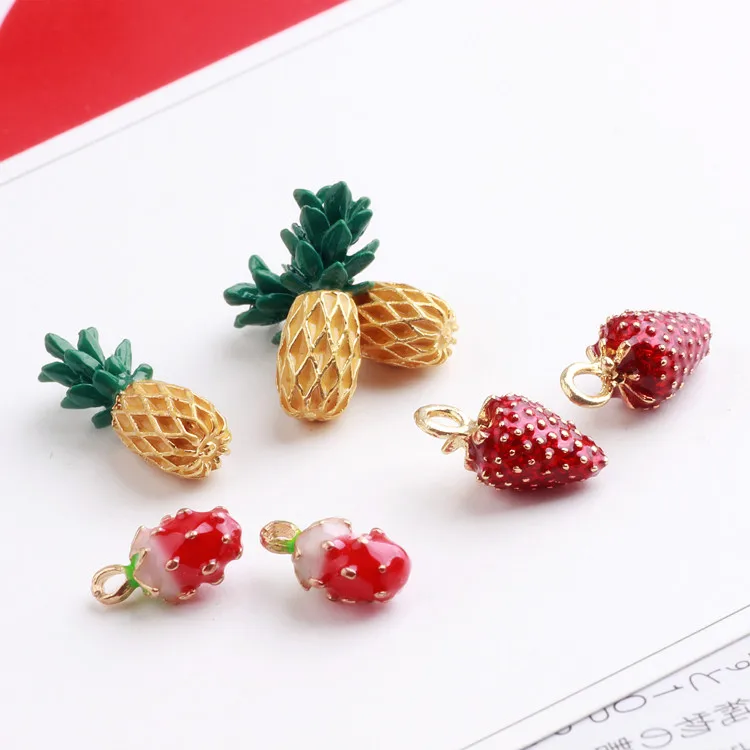 

Wholesale Alloy Pineapple/Strawberry Shape Beads DIY Earring Bracelet Fruit Pendant DIY Handmade Jewelry Accessories 4pcs/lot