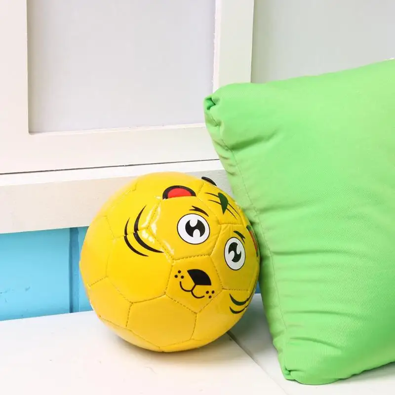 PVC رقم 2 لطيف دائم Daball طفل لينة لكرة القدم الحيوان الكرة ل كرة القدم الطفل التعلم فريق إكسسوارات رياضية