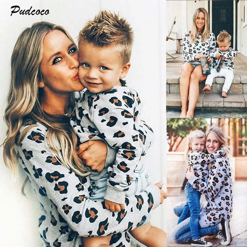 

2019 Brand Family Matching Fashion Clothes Jumper Mother Daughter Son Women Girls Boy Leopard Hoodie Sweatshirt New Spring Tops