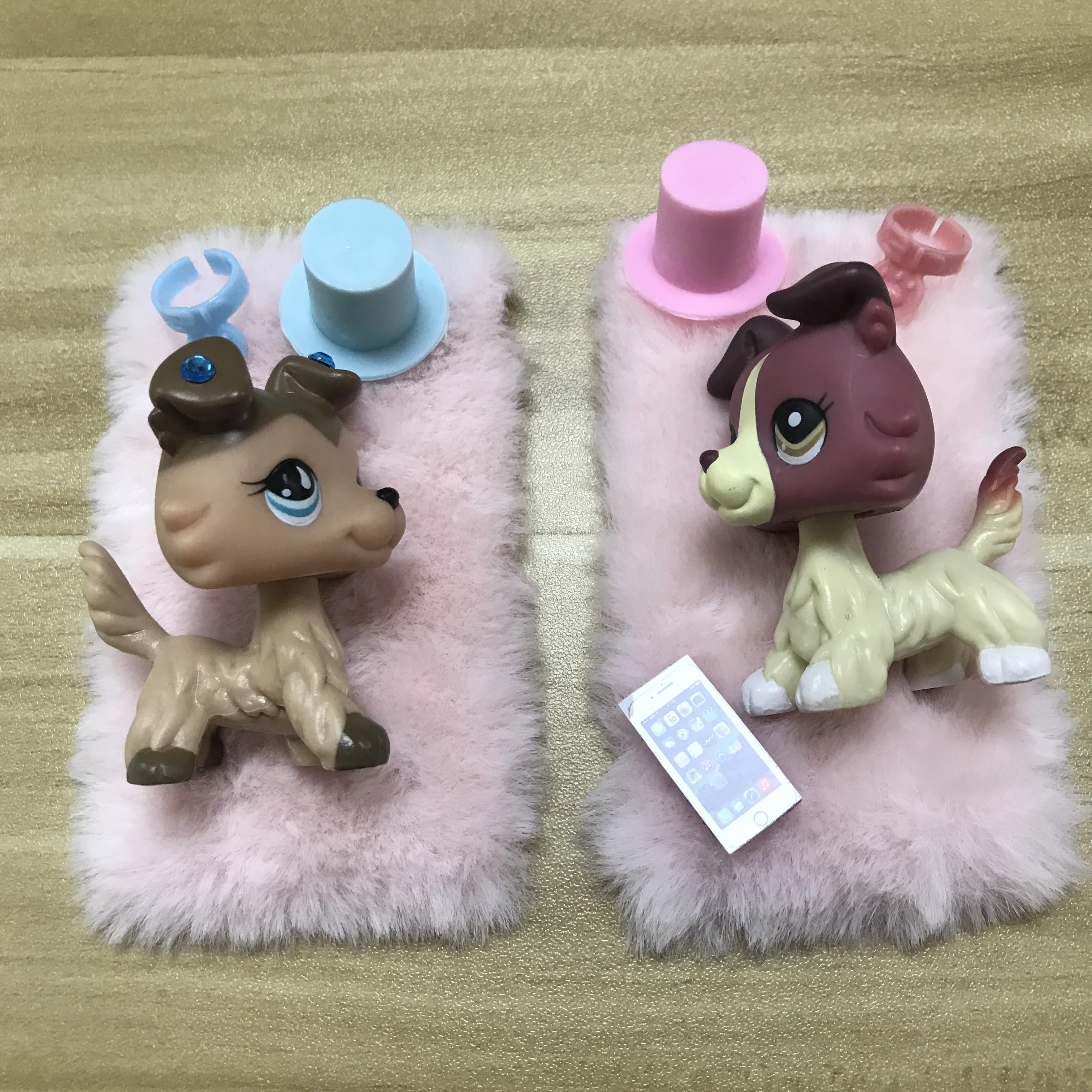 

Pet shop 2pcs #1262 #893 Brown Collie Dog Puppy Blue Eyes with Magnet Rare with accessories collar mini hats blanket phone