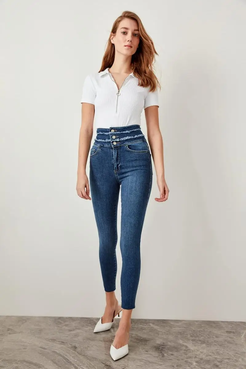 Trendyol Mavi Beli узкие джинсы с высокой талией и кисточками TCLSS19LR0018 |