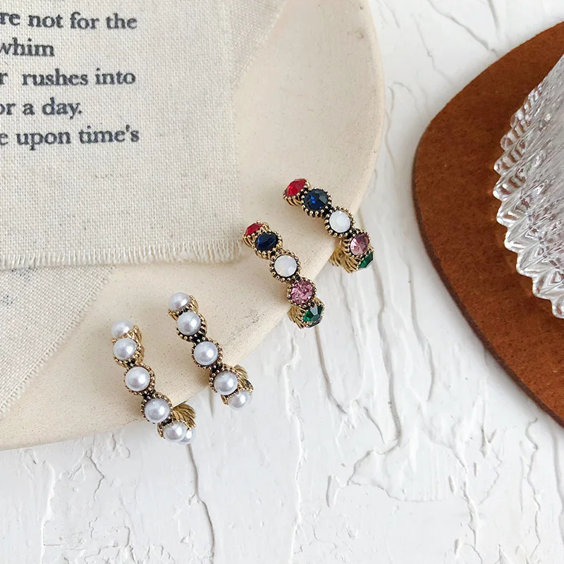 

Korea 2019 New Hot Sale Vintage Colorful Rhinestone Small Hoop Earrings Women Fashion Simulated Pearl Semicircle Earring