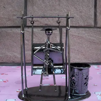 

Retro Swing Decorative Article Creative Iron Art Metal Art Work with Pen Container Desktop Decorative Gift