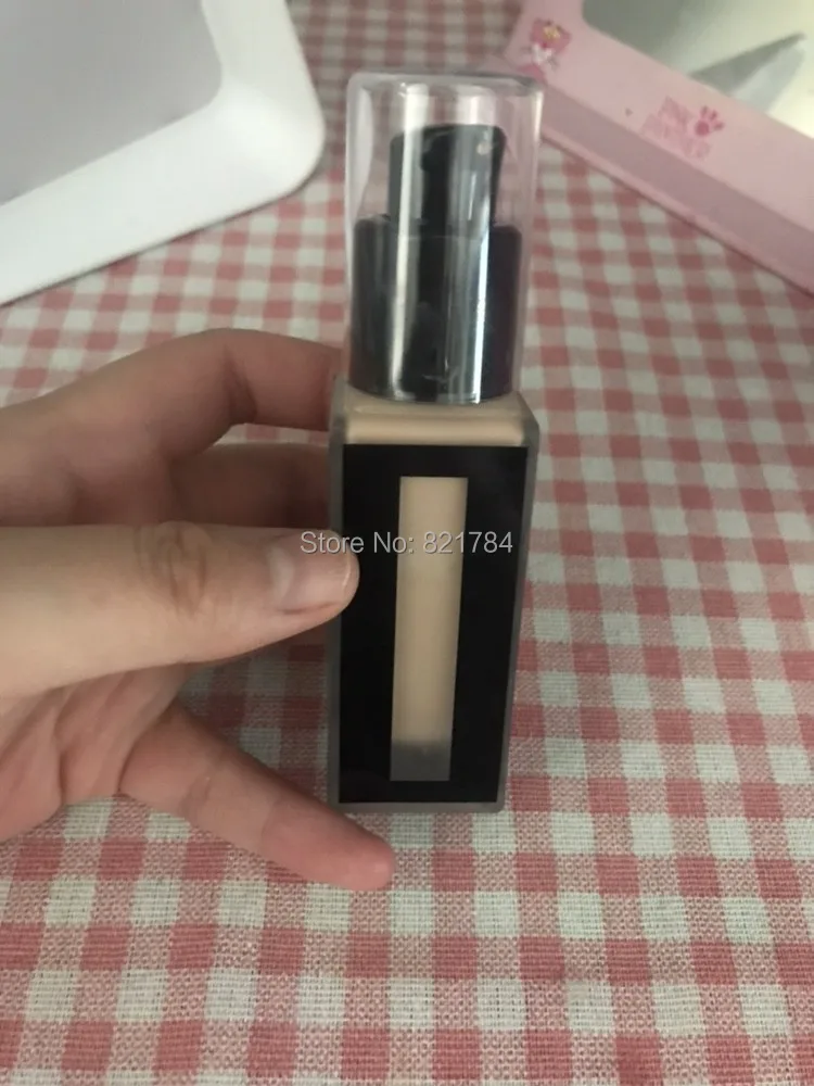 

Makeup tools foundation Pump Suitable for Feather ink liquid foundation 25ml
