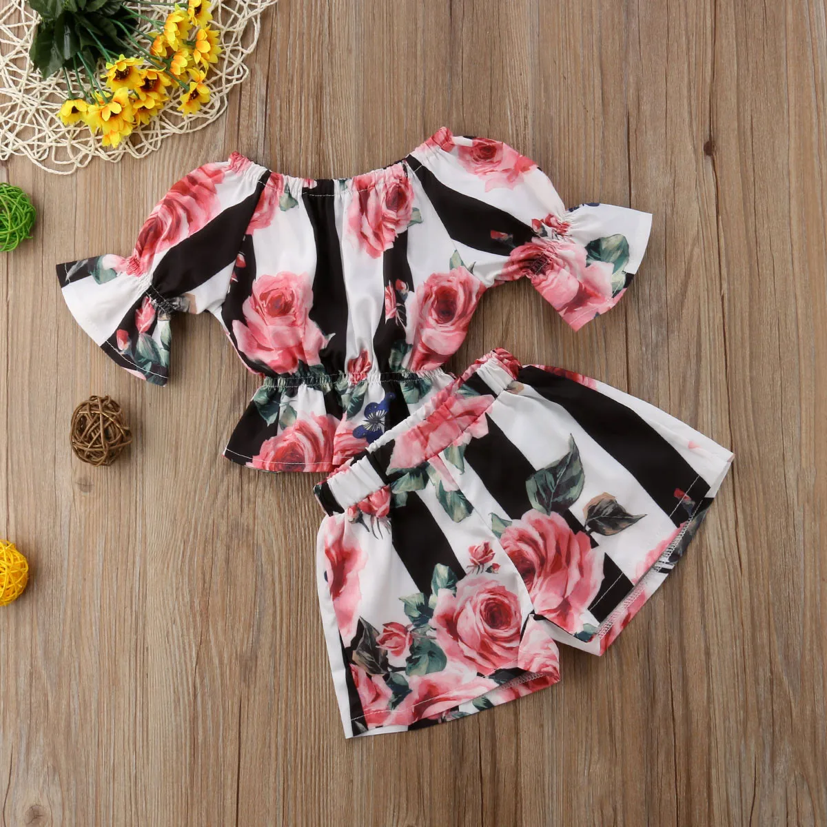 

Newest Toddler Kid Girl clothes long sleeve round neck pullover Geometry Tops striped Flower print Shorts 2pc cotton Baby Outfit