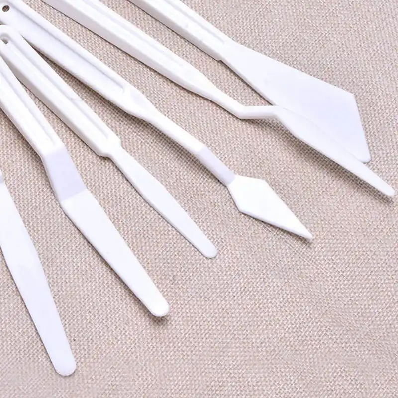 plastic modeling clay