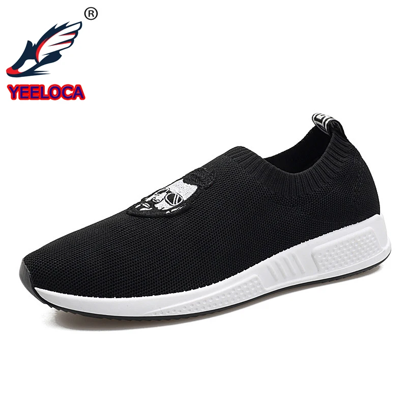 

New Simple Men Running Shoes Summer Breathable Mesh Boy Red Sneakers Male Outdoor Sport Shoes Light Trainers Slip on Shoes