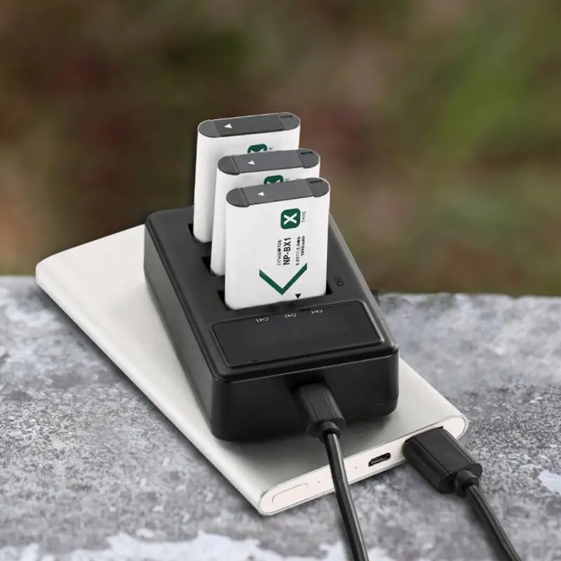Зарядное устройство для аккумулятора экшн-камеры с 3 слотами USB зарядка черный