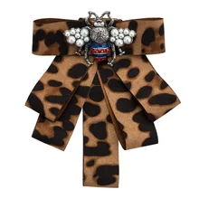 

New Sexy Vintage European Leopard Fabric Brooch Pins Big Large High Quality CrystaI Pearl Bee Bow Brooches Bowties Women Collar