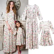 Одинаковая одежда с цветочным принтом для всей семьи; платье с рукавами для мамы и дочки; коллекция 3/4 года; летнее повседневное детское платье для девочек