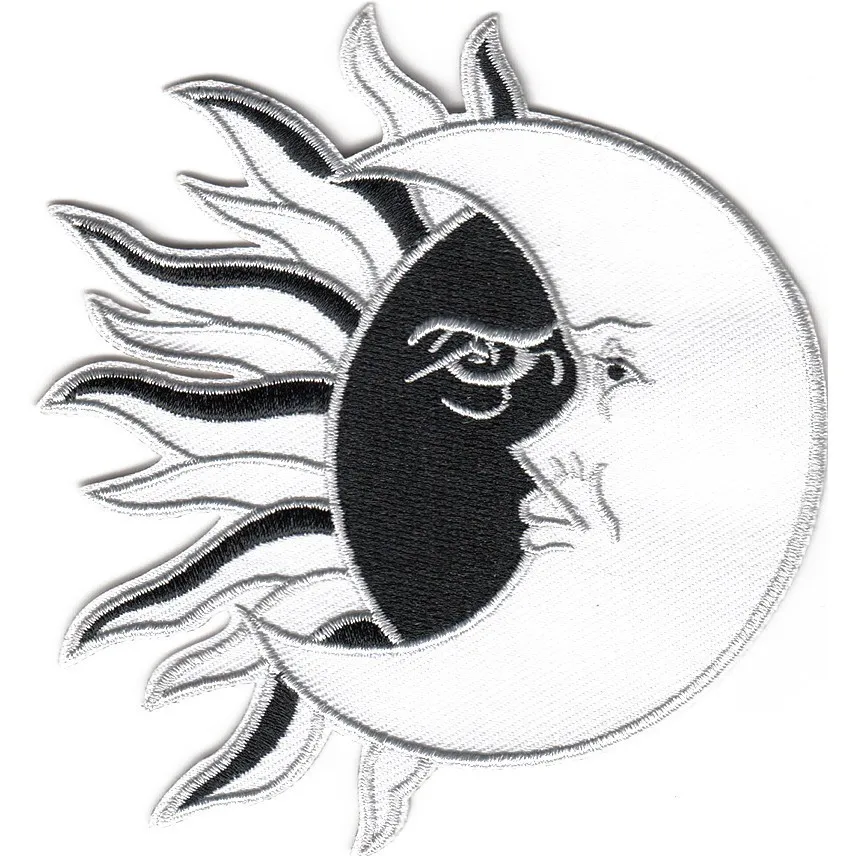 

Punk style Originality Black and White Sun and Moon Embroidered Patches Appliques Iron On Badges for Clothing Bags Shoes Decor
