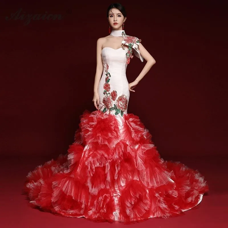 

Fashion Vintage Go Show Cheongsam Modern Red Long Tailing Slim Qi Pao Women Traditional Chinese Dress Host Evening Gown Qipao